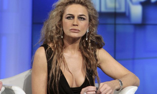 Lory Del Santo sulla morte del figlio Conor: “Il destino è fatto di secondi. Due secondi prima, non sarebbe successo”