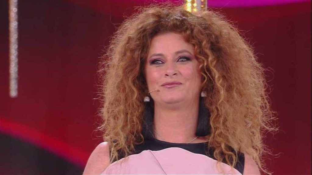 Valentina Persia e la depressione: “Sono arrivata al punto di graffiarmi a sangue la faccia”