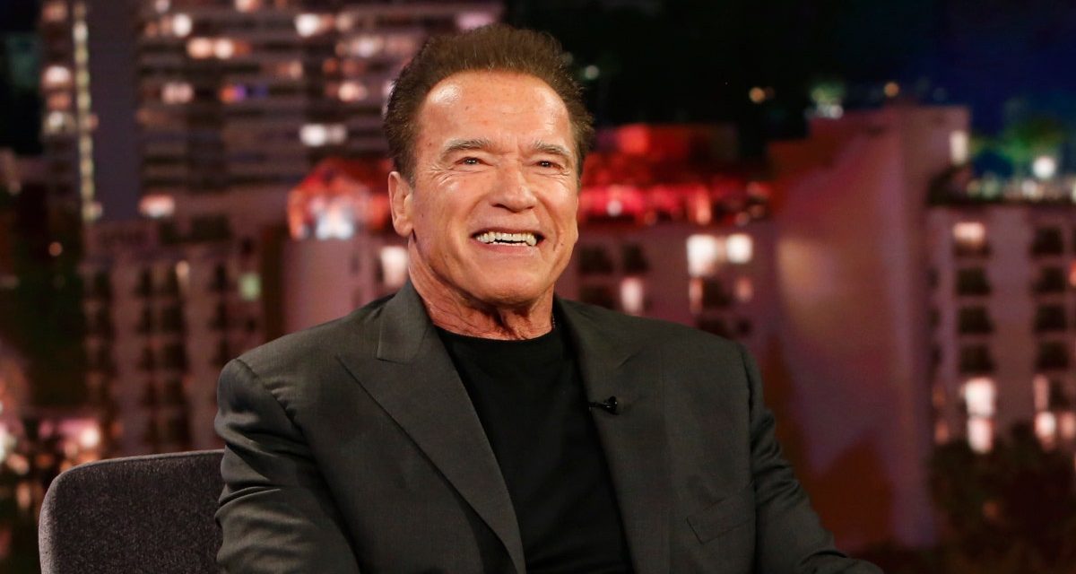 Arnold Schwarzenegger sulla foto di Will Smith in mutande: “Will povero bambino, piango per te”