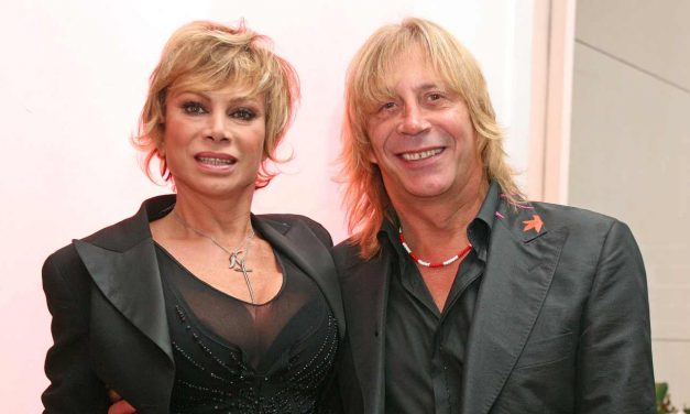 Carmen Russo su Enzo Paolo Turchi: “Non mi interessava come tipo, non mi faceva sangue. La gelosia? Bastava uno sguardo ad una ballerina!”