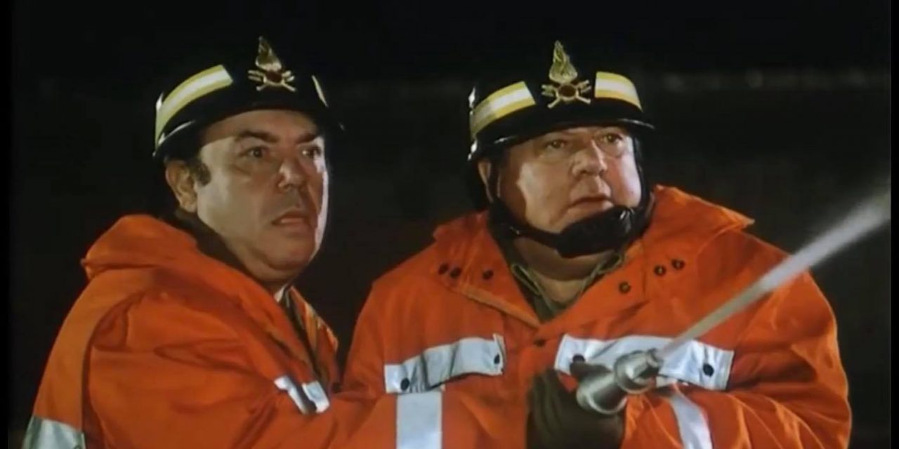 I Pompieri 2, Lino Banfi: “Paolo Villaggio mi consolò con tenerezza quando il mio cane morì durante le riprese. Faceva il cinico, ma non lo era”