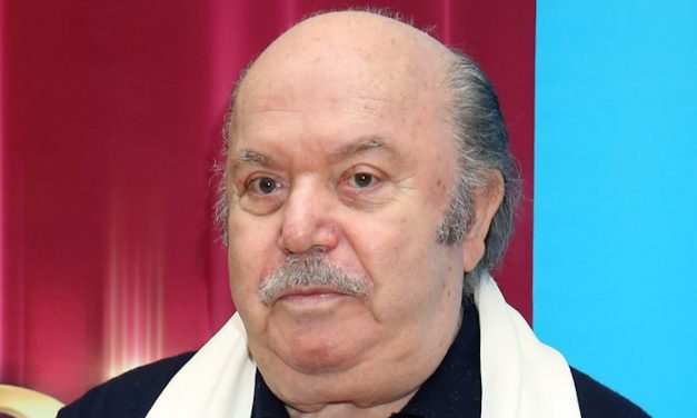 Lino Banfi: “A 17 anni facevo il parcheggiatore abusivo, ci tagliavano le fodere delle tasche per non farci nascondere i soldi”