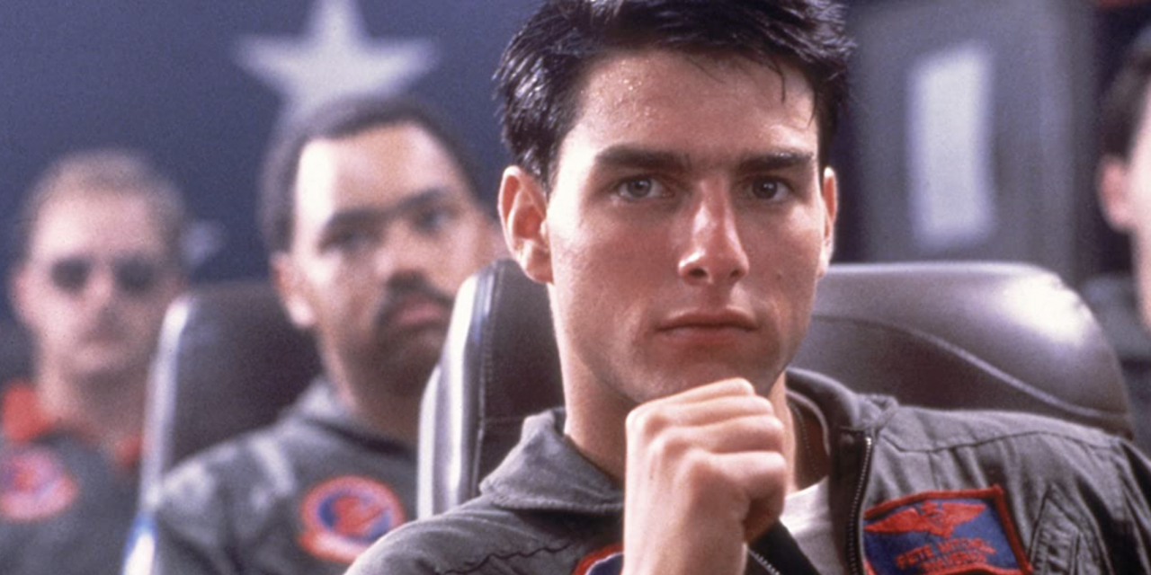 Top Gun, il produttore ricorda il primo incontro con Tom Cruise: “Sembrava un hippie, con i capelli lunghi e la coda da cavallo”