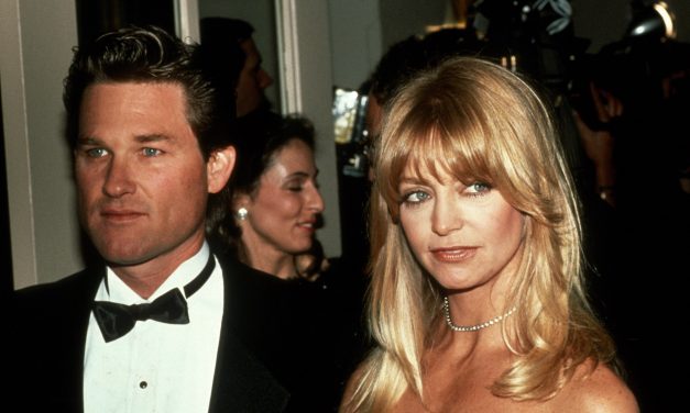 Goldie Hawn racconta della depressione sofferta a 20 anni: “Non potevo neanche uscire di casa”