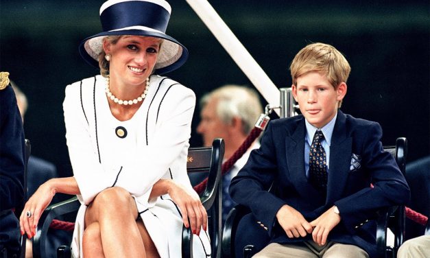 Il principe Harry sulla morte della madre Diana: “In una sera bevevo tanto alcol quanto se ne beve in una settimana”