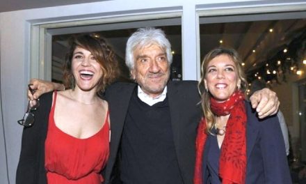 Gigi Proietti, il ricordo delle figlie: “Papà era con noi come sul palcoscenico. Abbiamo riso tanto in famiglia”