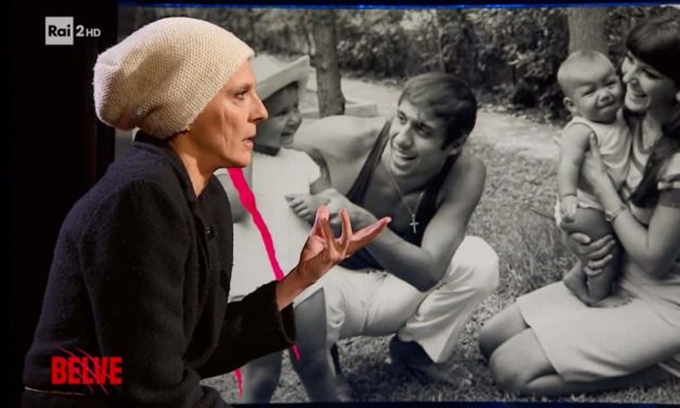 Rosalinda Celentano, la madre Claudia Mori sulla sua omosessualità: “Meglio una stanza vuota che una figlia così”