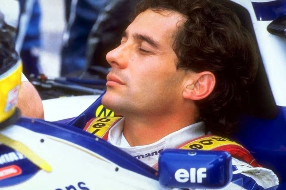 30 anni fa moriva Ayrton Senna. Il medico del 118: “Ricordo il sangue, il trasporto in elicottero, il silenzio e le lacrime dell’amico Berger”