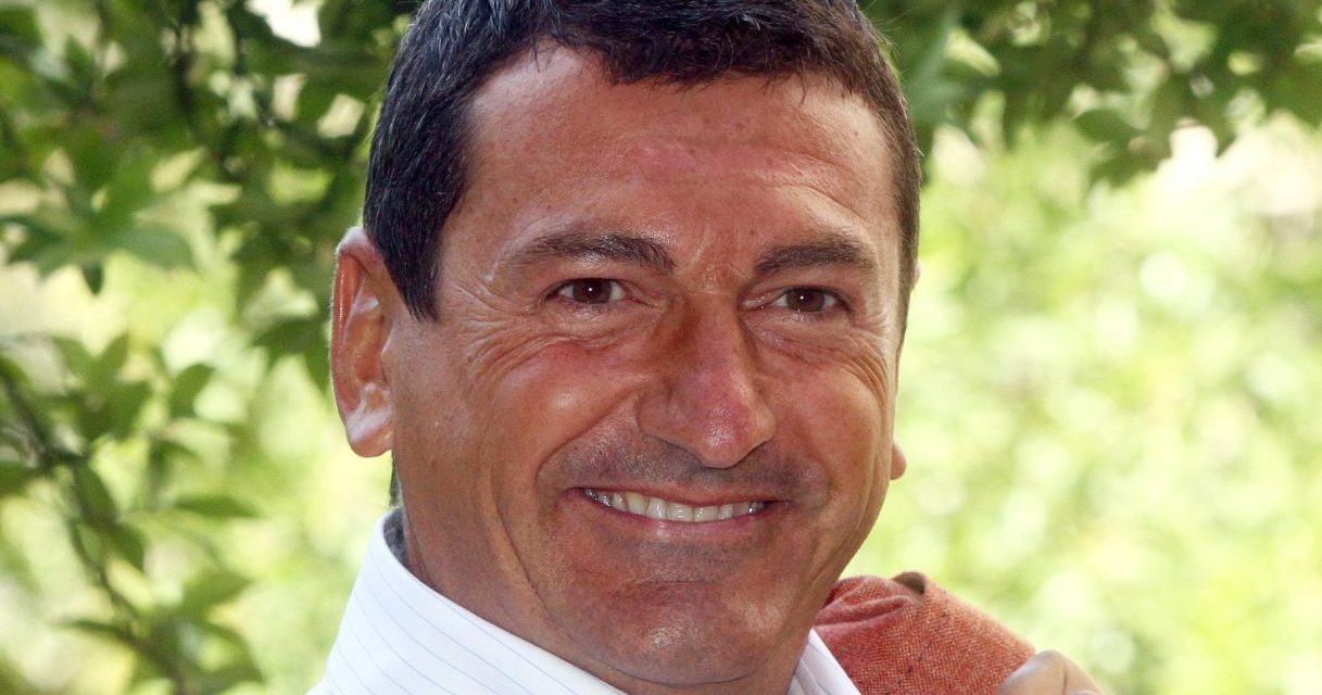 Fabrizio Gatta, l’ex volto di Rai 1 diventerà prete: “Il conduttore con i soldi, le auto potenti, abituato alla bella vita che lascia tutto”