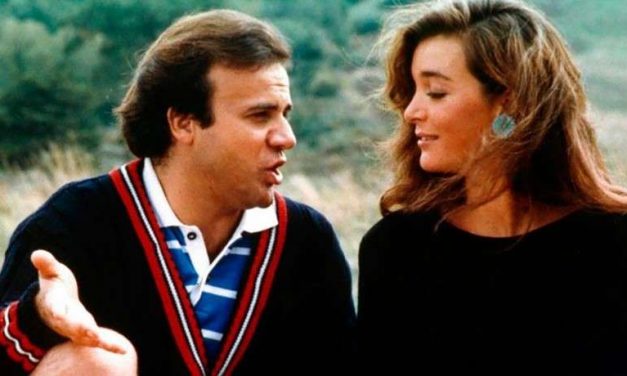 Jerry Calà ai giovani: “Imparate a corteggiarvi lontano dai telefonini. Una volta lo si faceva attraverso gli sguardi”