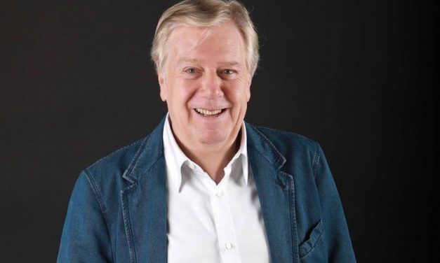 Claudio Lippi: “Io e mio padre siamo stati truffati da amici. Ora ho un sacco di debiti, non posso farli pagare alle mie figlie”