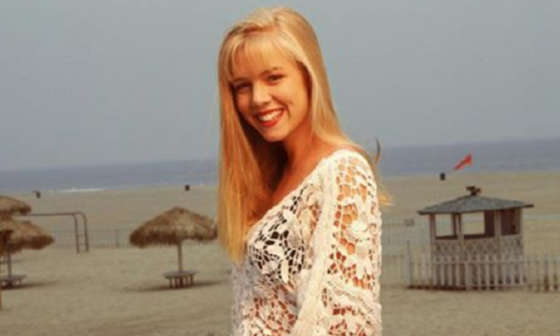 Jennie Garth su Beverly Hills 90210: “Credo mi abbia insegnato a sentirmi minacciata dalle altre donne, ho avuto difficoltà per anni”