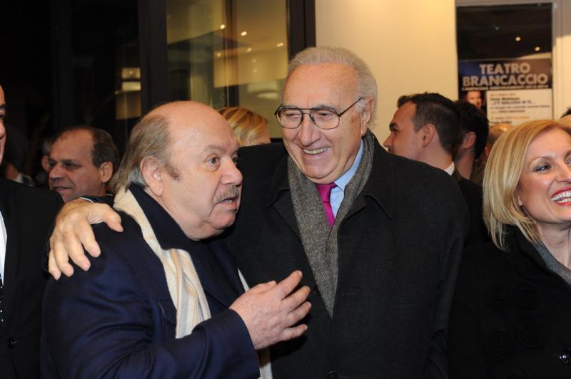 Lino Banfi ricorda Pippo Baudo: “Mi chiedeva come facevo a stare ancora in tv alla nostra età. Dei ‘quattro B del ’36’, Baudo, Bergoglio, Banfi e Berlusconi, sono rimasto solo io!”