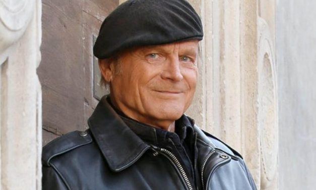 L’addio di Terence Hill a Don Matteo, parla il figlio: “Papà sente il bisogno di trascorrere più tempo con mia mamma”