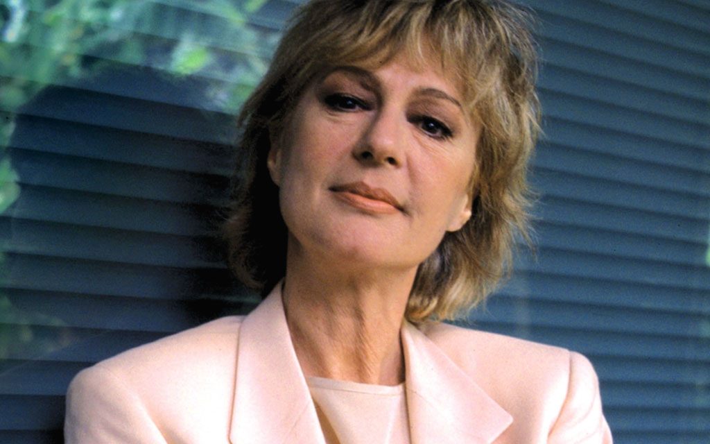 Loretta Goggi: “Mi consideravano una patata lessa, eppure sentivo di essere diversa dalle altre. Volevo essere la Monica Vitti della tv”