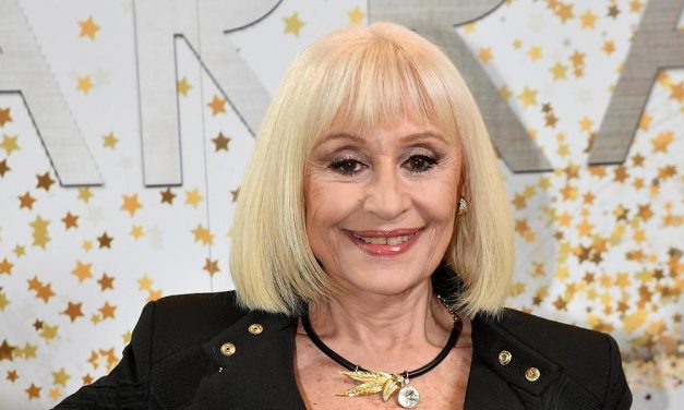 Raffaella Carrà, Luciano Regolo svela: “Andava a servire nelle mense dei poveri nel più totale anonimato”