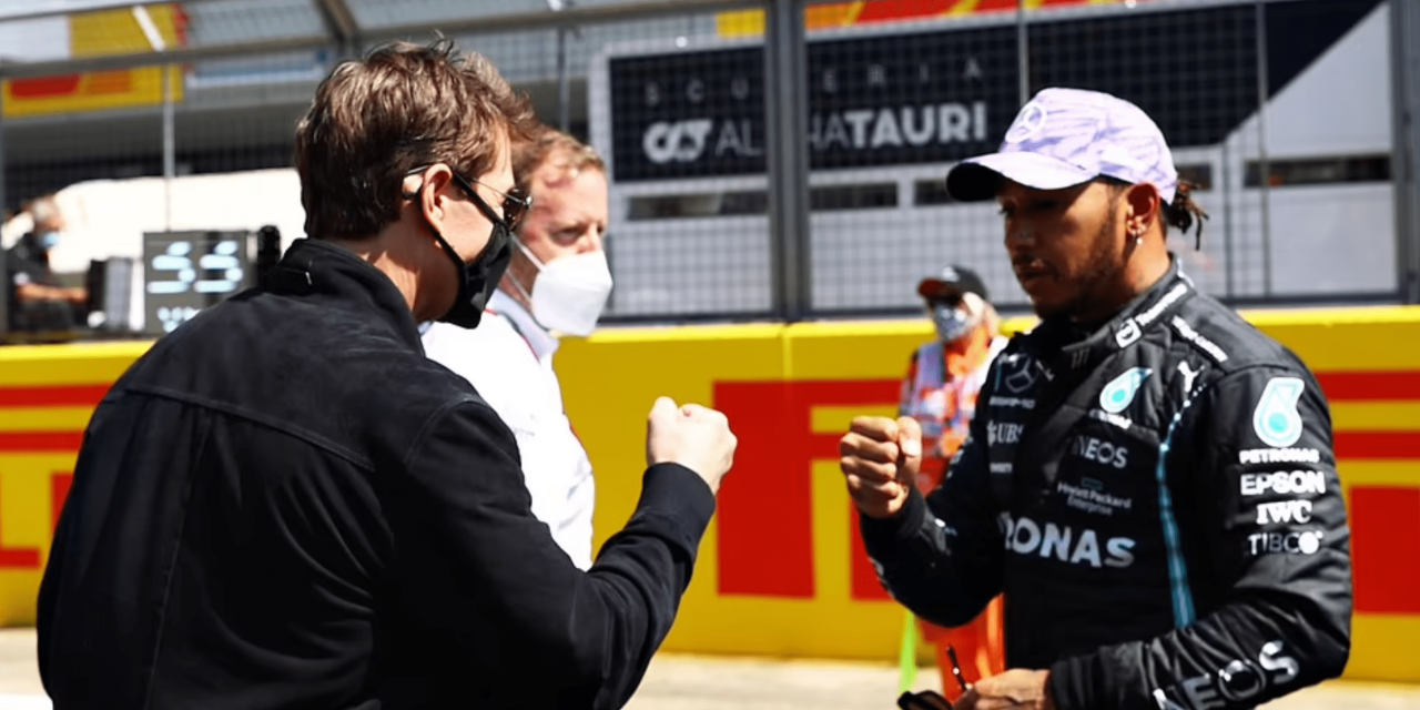 Tom Cruise “nemico degli italiani”: dopo Wembley anche a Silverstone per tifare Hamilton