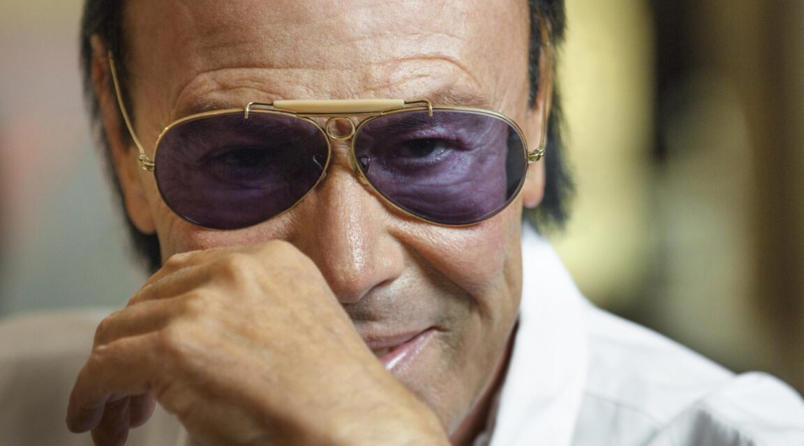 Antonello Venditti: “Sono stato bullizzato fino a 16 anni. Ero talmente complessato che ho rischiato il suicidio molte volte”