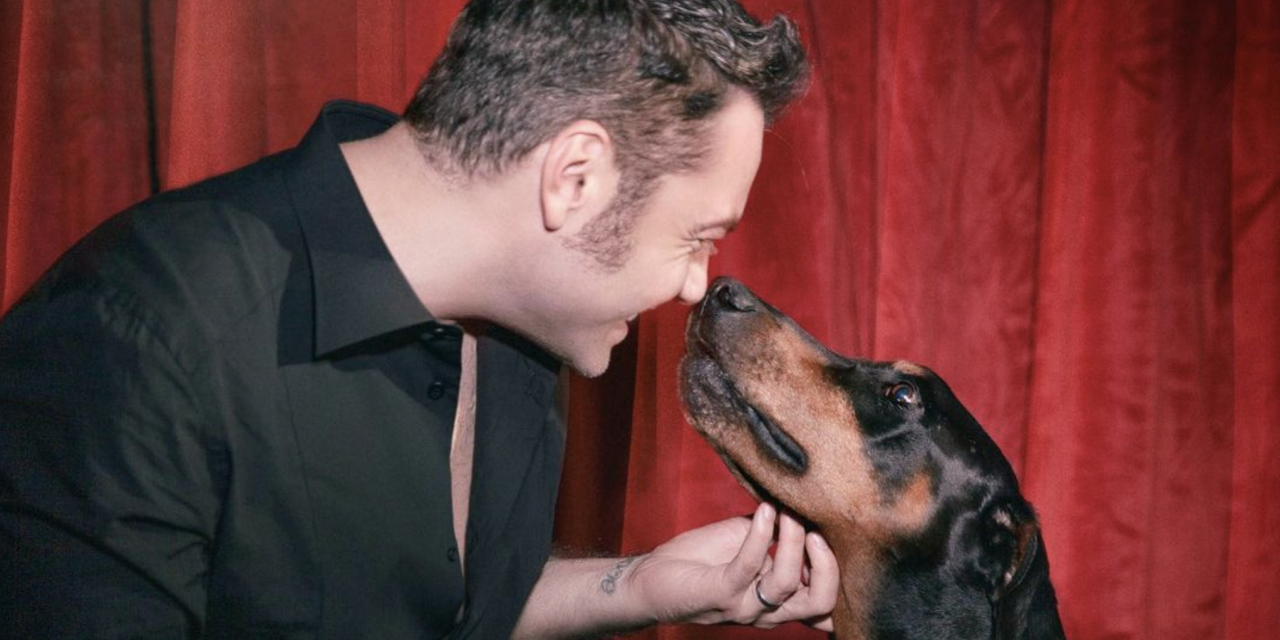 Tiziano Ferro ricorda il cane Beau: “Non ho mai accettato la tua morte, in tuo onore darò amore ad altri cani adulti”