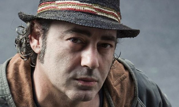 Luca Carboni, la rinascita dopo il tumore: “Non mi avevano quasi dato speranza. È stato drammatico. Avevo paura di non reggere, di non riuscire a finire il concerto”