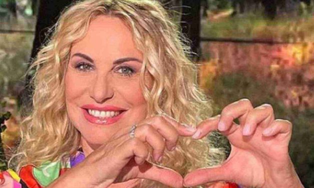 Antonella Clerici: “A Sanremo nessuno credeva in me, qualcuno disse che sapevo troppo di sugo. L’età che avanza? Mi fa girare le palle”