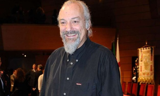 Eugenio Finardi, malore in aeroporto: “Salvato dal mio smartwatch, segnalava Fibrillazione Atriale”