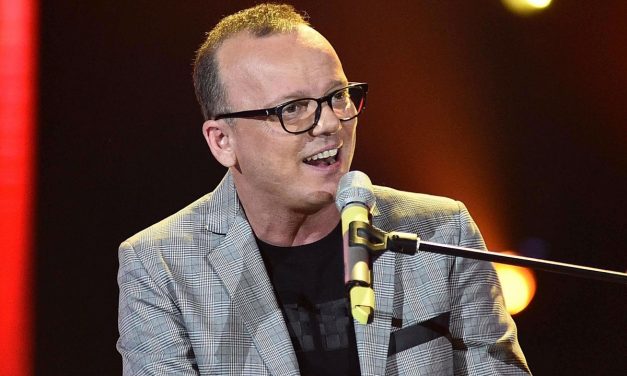 Finisce con l’amante in un video di Gigi D’Alessio e poi divorzia: dovrà essere risarcita dalla Sony