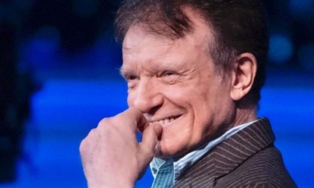 Massimo Ranieri: “Ho iniziato a lavorare a 7 anni. Con i soldi di Rose Rosse ho comprato casa ai miei genitori”