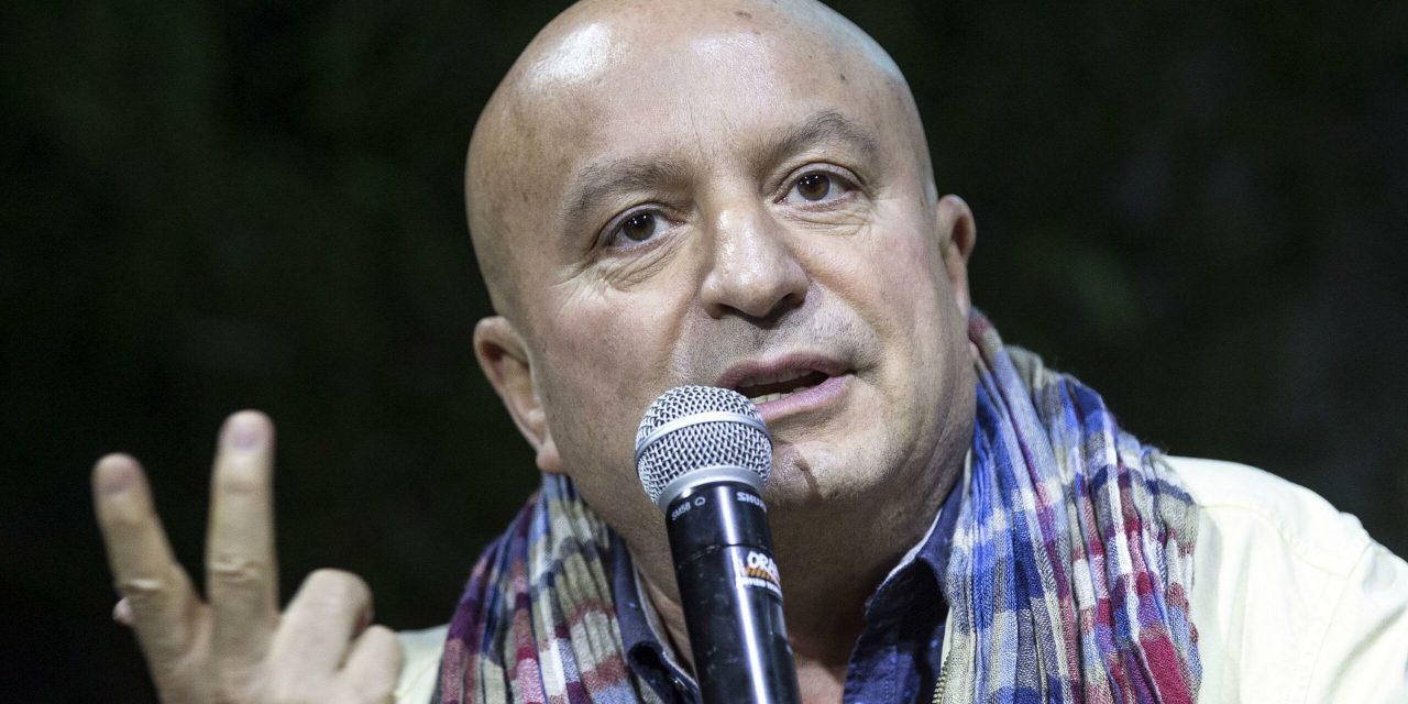 Maurizio Ferrini: “Mi piacerebbe tornare al Bagaglino. L’isola dei Famosi? Non la rifarei”