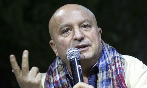 Maurizio Ferrini: “Mi piacerebbe tornare al Bagaglino. L’isola dei Famosi? Non la rifarei”
