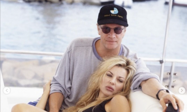 Alba Parietti, l’amore con Christopher Lambert in vecchie foto: “Avevo 35 anni, senza Photoshop eravamo belli uguale”