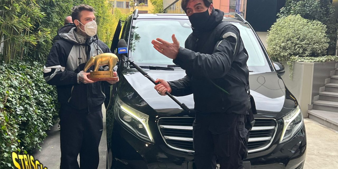 Striscia le anticipazioni: Tapiro d’Oro a Fedez e il servizio sulle presunte plusvalenze della Juventus