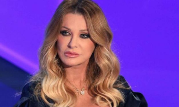 Paola Ferrari: “Anch’io sono stata molestata. Quando stai fuori da una finale di Champions, ti capitano queste cose.”