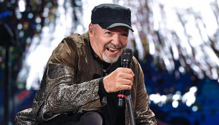 Vasco Rossi non fa sold out a Trento. La Provincia comprerà i biglietti invenduti