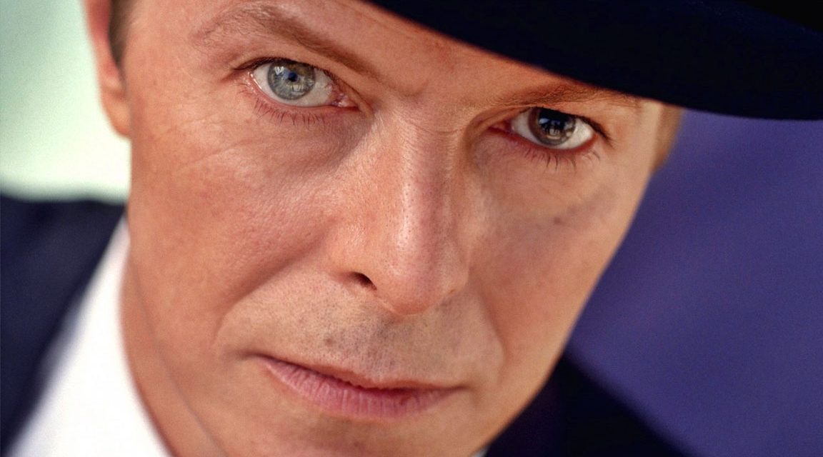 David Bowie, il motivo dietro al colore diverso dei suoi occhi: ecco cosa gli successe
