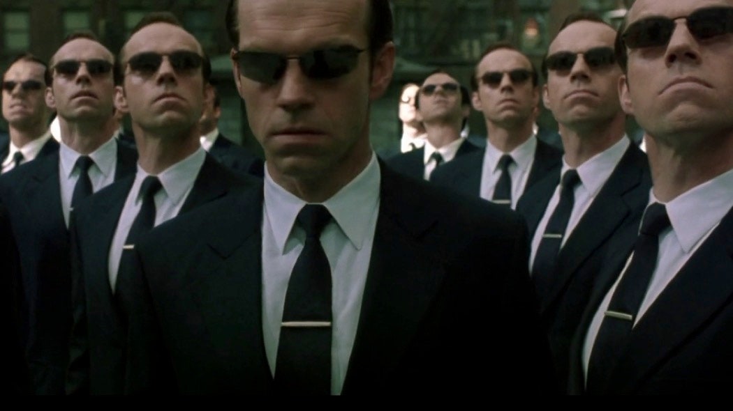 Matrix 4: perché Hugo Weaving non è tornato nei panni dell’agente Smith?