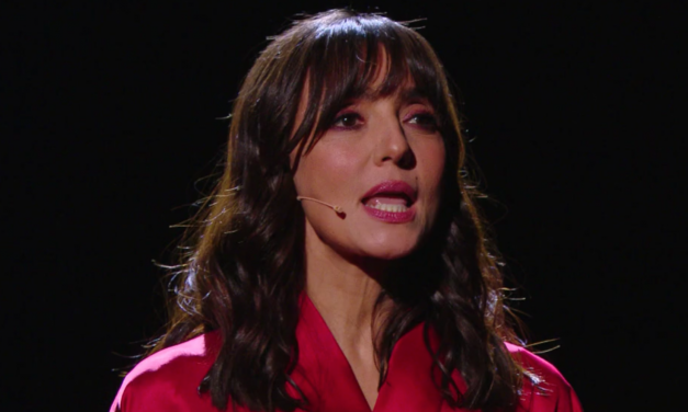 Ambra Angiolini: “Sono diventata bulimica per amore. Oggi vomito ancora: le persone sbagliate fuori dalla mia vita”
