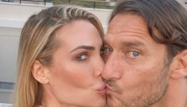 Ilary Blasi annuncia la separazione da Francesco Totti: “Dopo 20 anni insieme il mio matrimonio con Francesco è terminato”