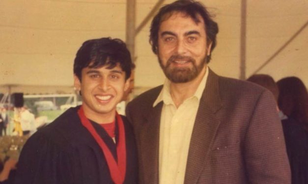 Kabir Bedi sulla morte del figlio: “Ero entrato in casa e l’ho visto accasciato in un angolo della stanza. Spero sia felice, ovunque egli sia”