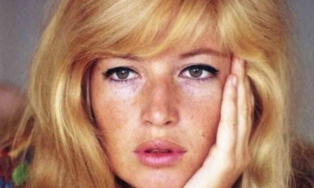 Un anno senza Monica Vitti, il marito Roberto: “Fino alla fine si è sforzata di reagire, a 90 anni aveva ancora delle gambe bellissime”