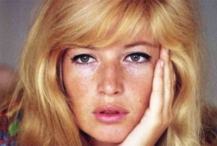 Un anno senza Monica Vitti, il marito Roberto: “Fino alla fine si è sforzata di reagire, a 90 anni aveva ancora delle gambe bellissime”