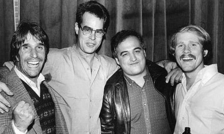 John Belushi moriva 40 anni fa, Dan Aykroyd: “Stavo scrivendo Ghostbusters, lui era distrutto e stava male. Gli dissi che si sarebbe risolto tutto”