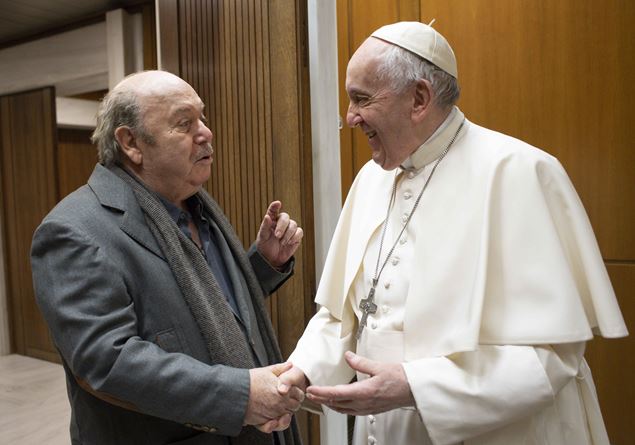 Lino Banfi l’incontro con Papa Francesco: “Mia moglie mi ha pregato di chiedergli di farci morire insieme”