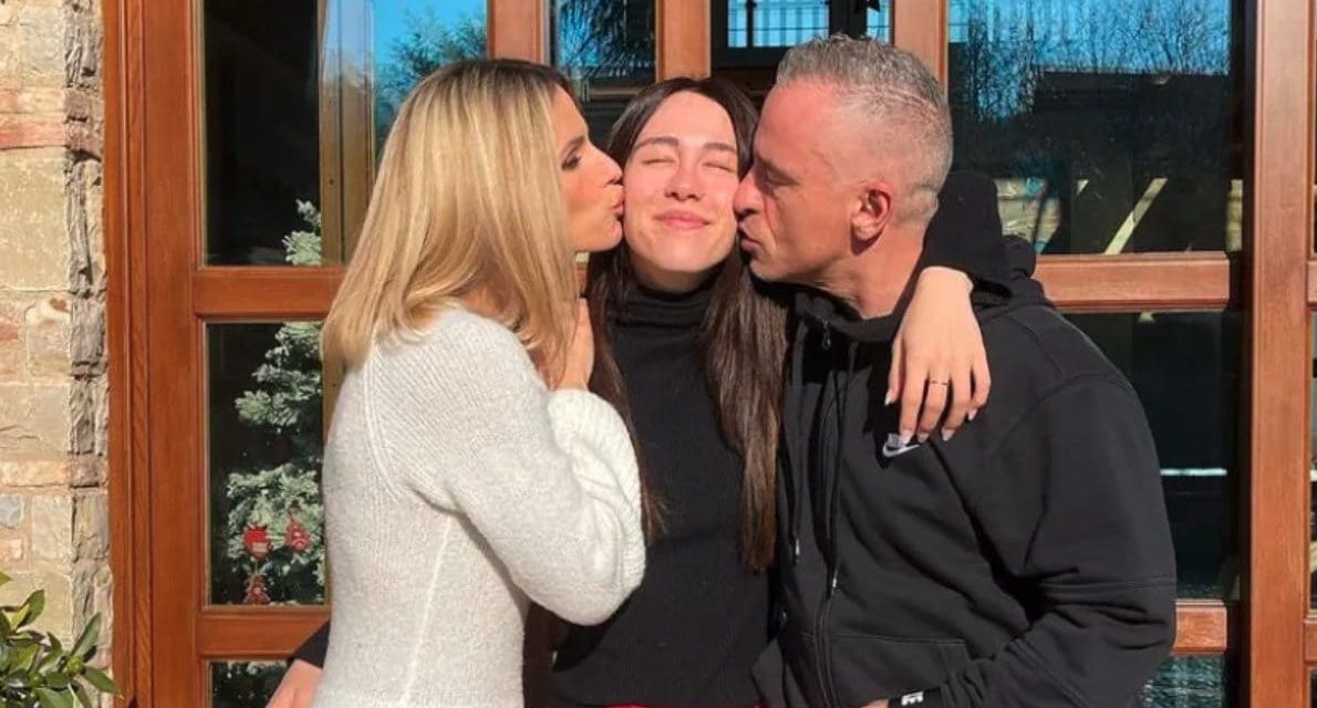Aurora Ramazzotti sul ritorno di fiamma tra Eros Ramazzotti e Michelle Hunziker: “I miei genitori di nuovo insieme? Spero non accada mai”