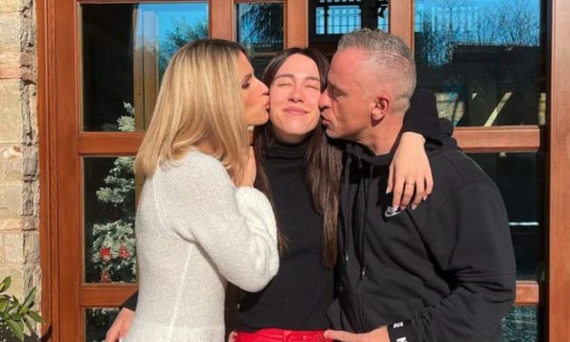 Aurora Ramazzotti sul ritorno di fiamma tra Eros Ramazzotti e Michelle Hunziker: “I miei genitori di nuovo insieme? Spero non accada mai”