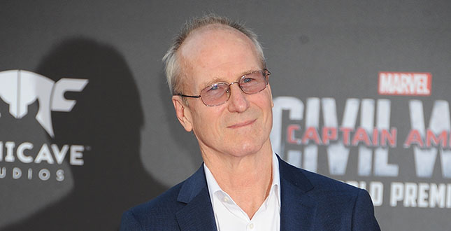 William Hurt, il racconto degli ultimi giorni: “Il dolore era lancinante, ma ha rifiutato la morfina perché era sobrio da decenni”
