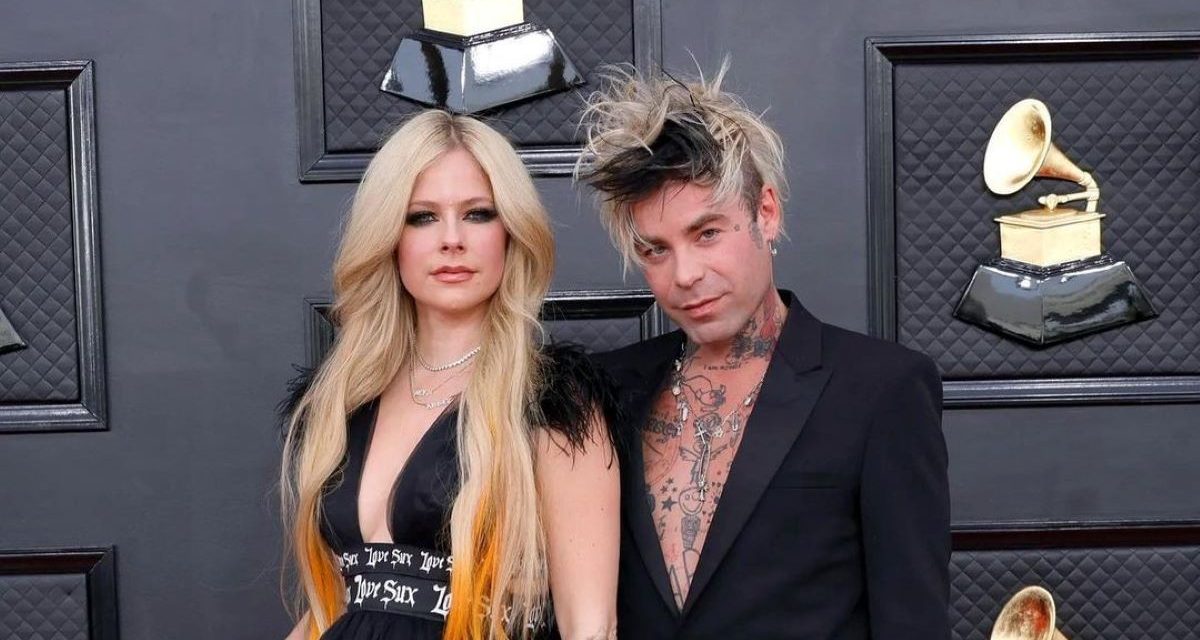 Avril Lavigne si sposa, la dedica del compagno: “Il giorno in cui ti ho conosciuta ho capito subito che eri quella giusta”