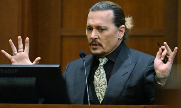 Johnny Depp ubriaco, spunta il video durante il processo contro la ex: “È possibile che fossi ubriaco, ma non stavo cercando di intimidirla”