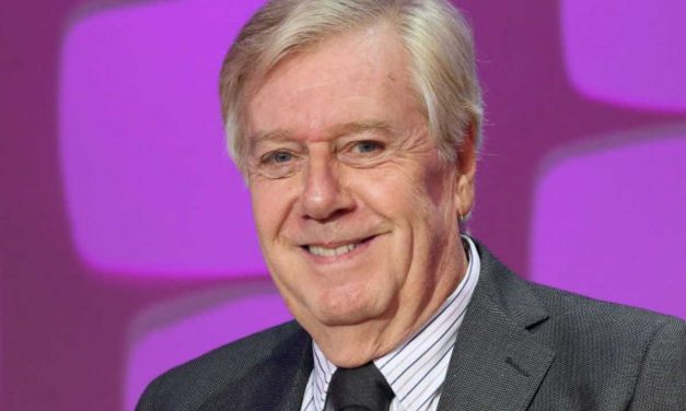 Claudio Lippi: “Mi piacerebbe che qualcuno mi spiegasse perché non ho più lavorato. Oggi in tv passano il tempo a fare i selfie!”