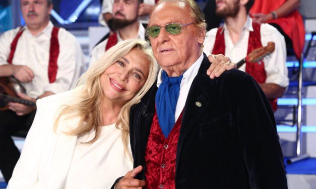 Mara Venier su Renzo Arbore: “A casa sua trovai un latte scaduto da 11 anni. Lo amavo tanto e mangiavo le schifezze che si mangiava lui”